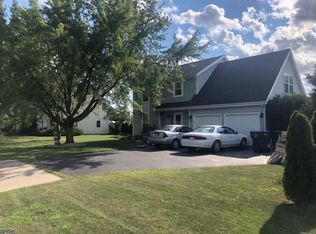 241 N Middle Rd, Belgium, WI 53004