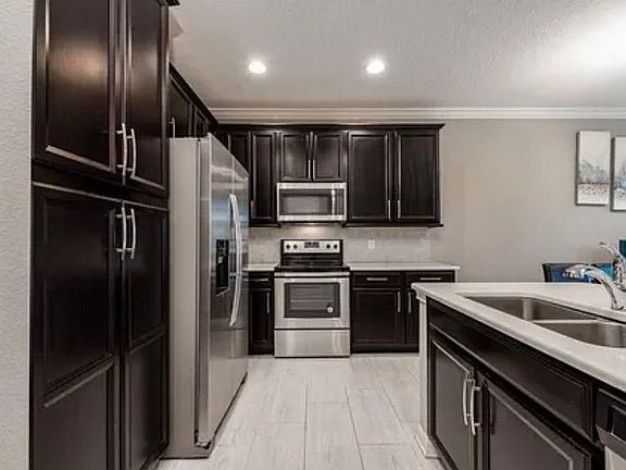 4th image of 14255 Swanley St