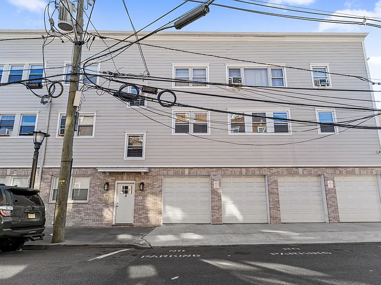 5 Poplar St #3 — Photo 25