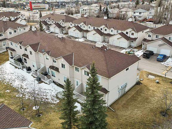 3rd image of 24 Douglas Glen Park SE
