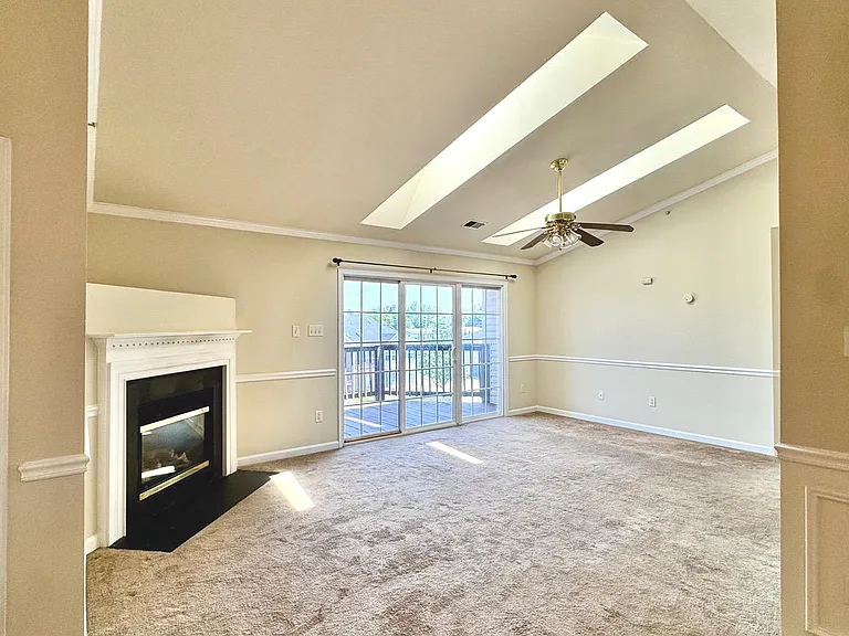 152 Brookland Ct #10 — Photo 13