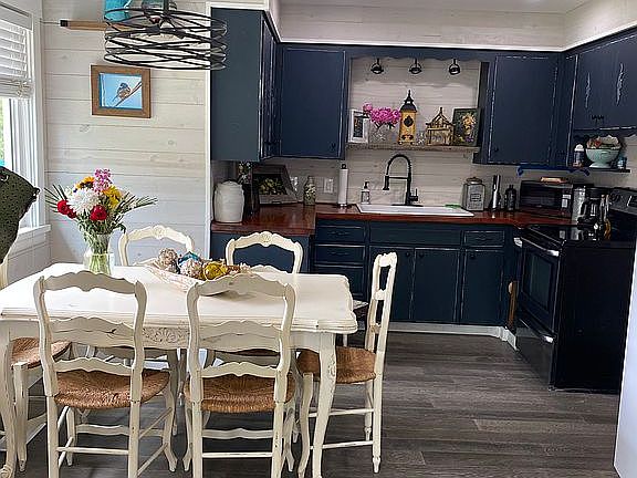 Kitchen in main