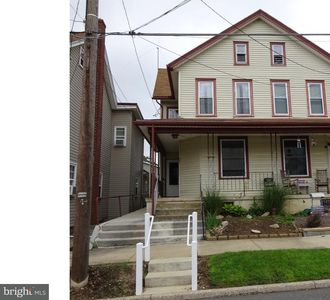 51 E Main St, Newmanstown, PA, 17073