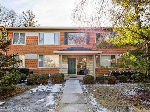 946 N Adams Rd Unit 7, Birmingham, MI 48009