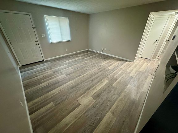 5th image of 451 Alden Ave APT 1