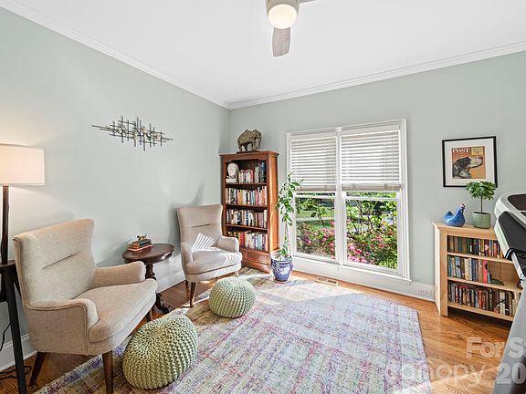 4th image of 1265 Braeburn Rd NW