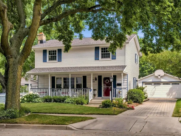 W66N394 Kennedy AVENUE, Cedarburg, WI 53012