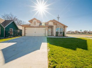 2900 Fitzhugh Ave, Fort Worth, TX 76105