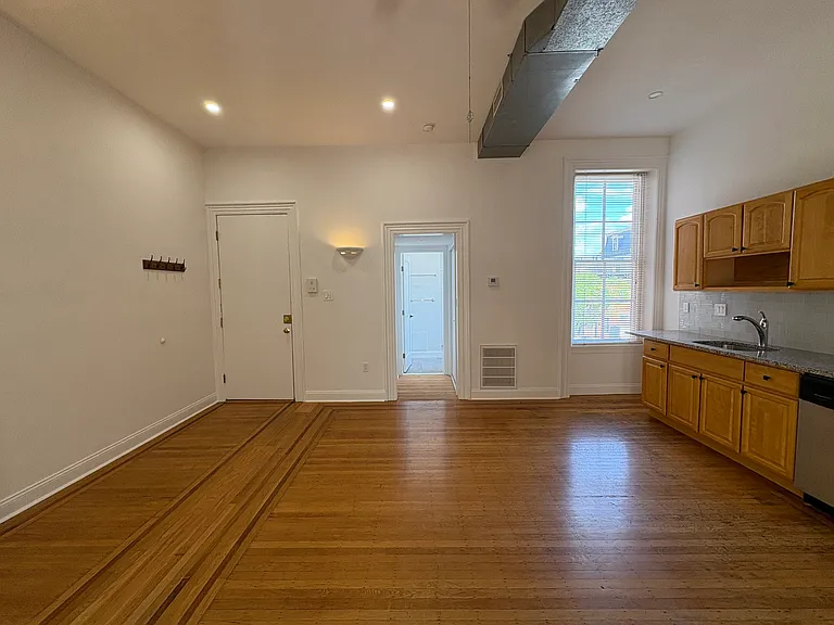 329 S 17th St #2 — Photo 12