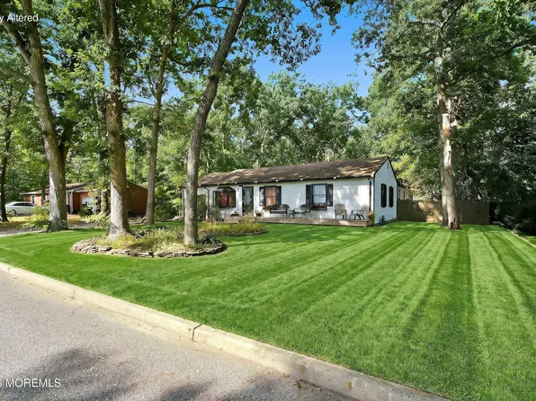 726 Lake Barnegat Drive N, Lanoka Harbor, NJ 08734