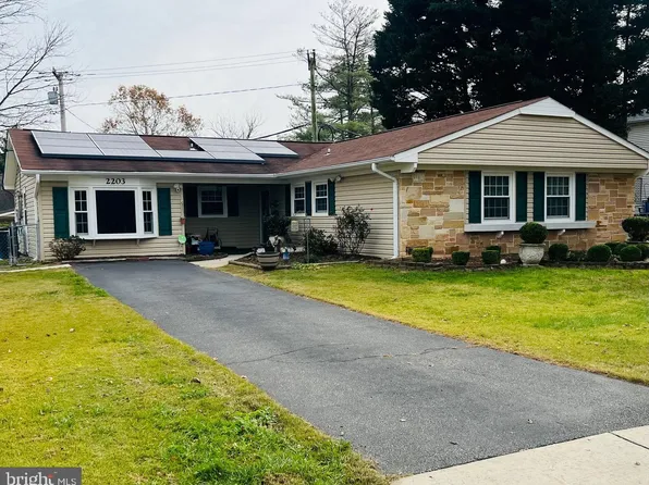 2203 Hyde Ln, Bowie, MD 20716
