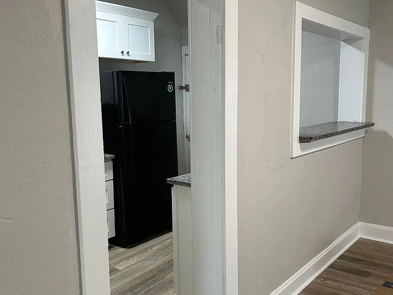 240 E New Hampshire Ave — Photo 11