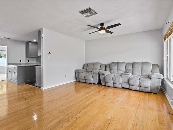 4th image of 621 Ellsworth St