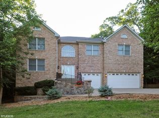 428 Delaware Cir, Bolingbrook, IL 60440