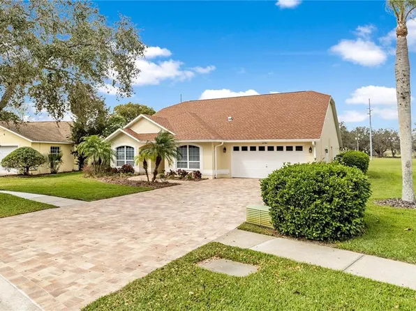 6741 Northlake Dr, Zephyrhills, FL 33542