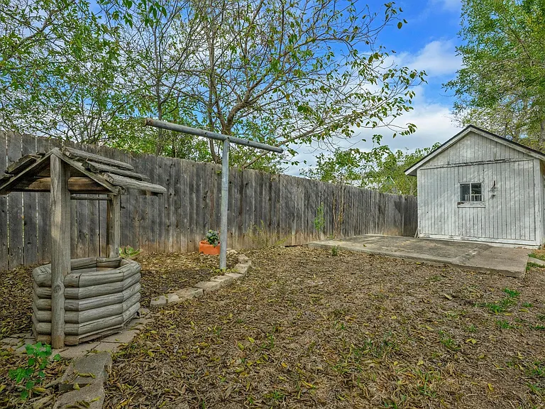 5704 Cedardale Dr — Photo 20