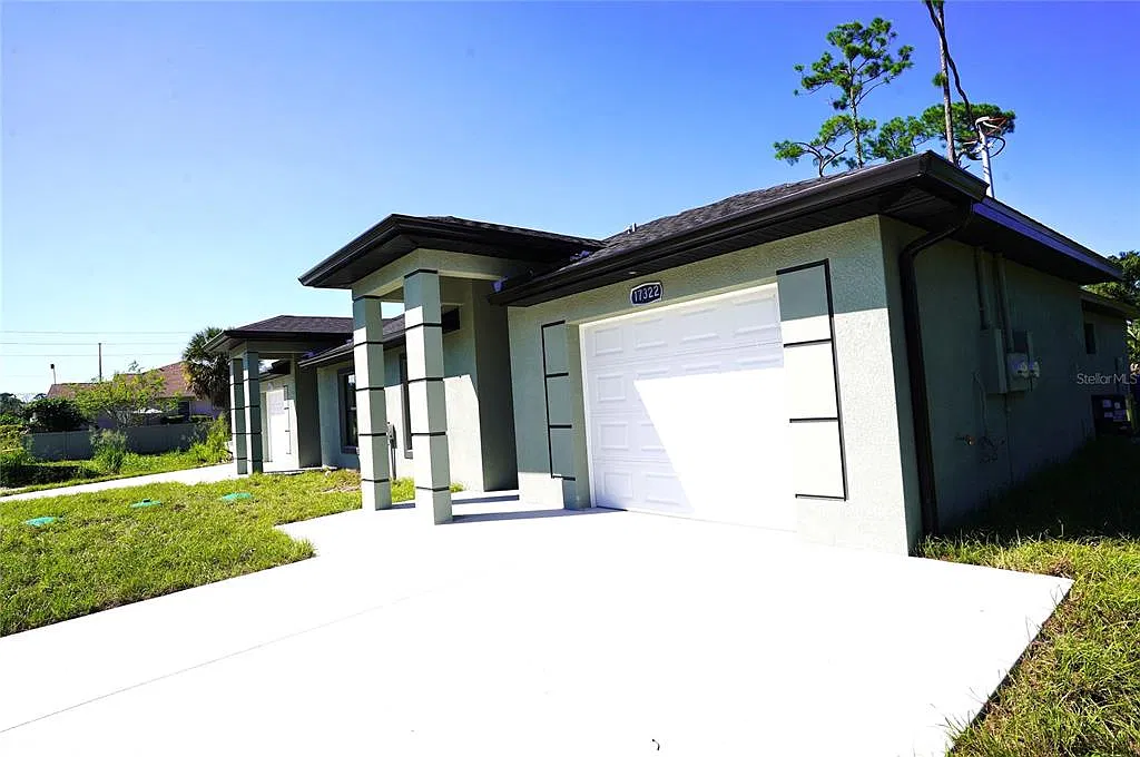 3 bed, 2.0 bath, 1041 sqft, $1,800 — Photo 2