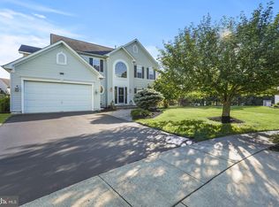 15 Henley Pl, Pennington, NJ 08534