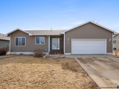 1175 Sunset Dr, Beresford, SD, 57004