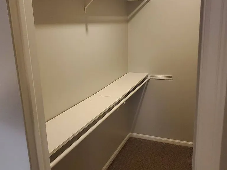 Stratford East Apartments — Photo 62