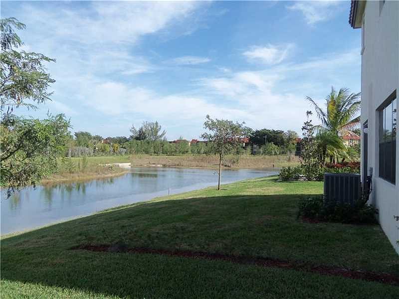 1st image of 9177 SW 34th Ct