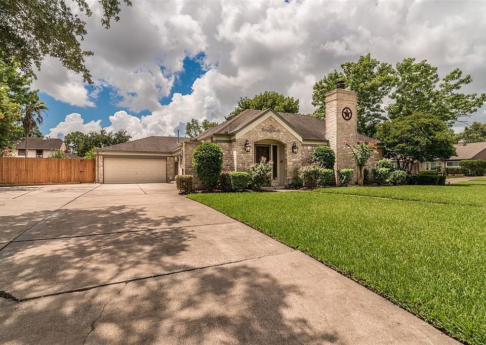 1st image of 1102 Flowerwood Ct