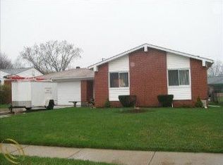 696 Hamlet Rd, Auburn Hills, MI 48326