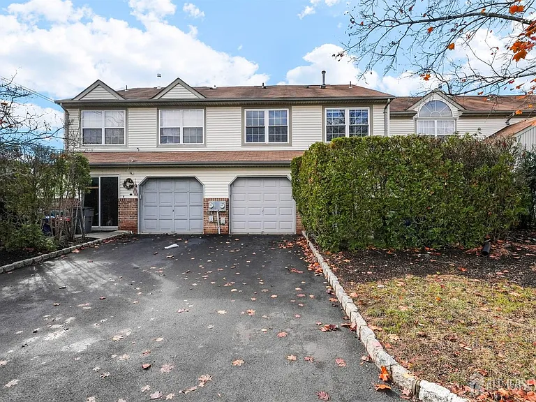 34 Sassafras Ct — Photo 3