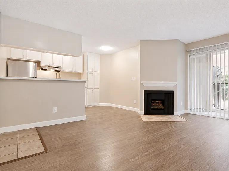 Tremont Apartments | 514 S Catalina St — Photo 13