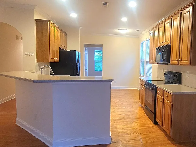 15743 Seafield Ln — Photo 6