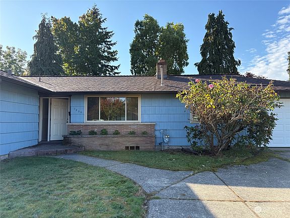 3rd image of 1330 23rd Street SE
