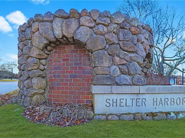 33 Wagner Rd, Westerly, RI 02891