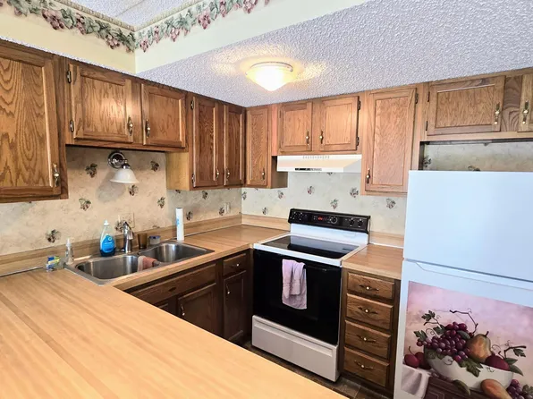 5801 Enterprise Dr APT B8, Lincoln, NE 68521