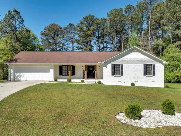 2203 Meadow Dr, Snellville, GA 30078