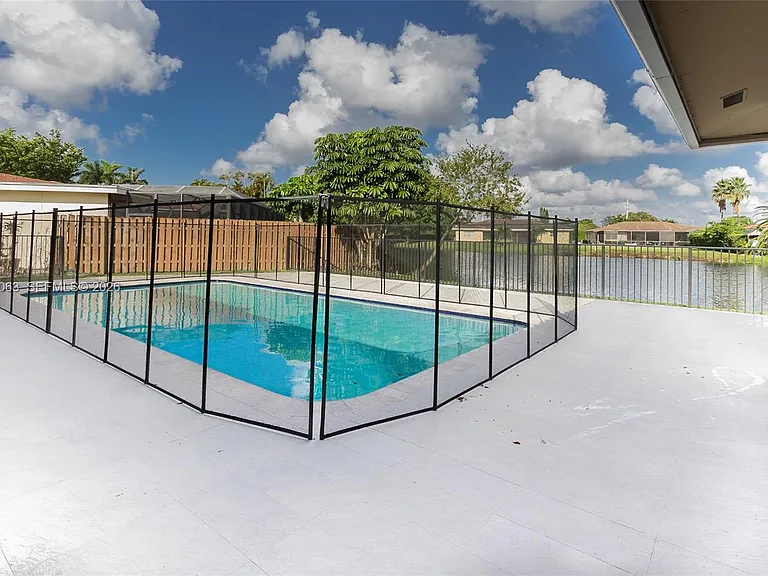 16641 Royal Poinciana Dr — Photo 38