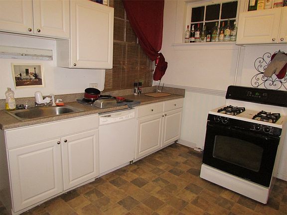4th image of 2228 W Grace St #2
