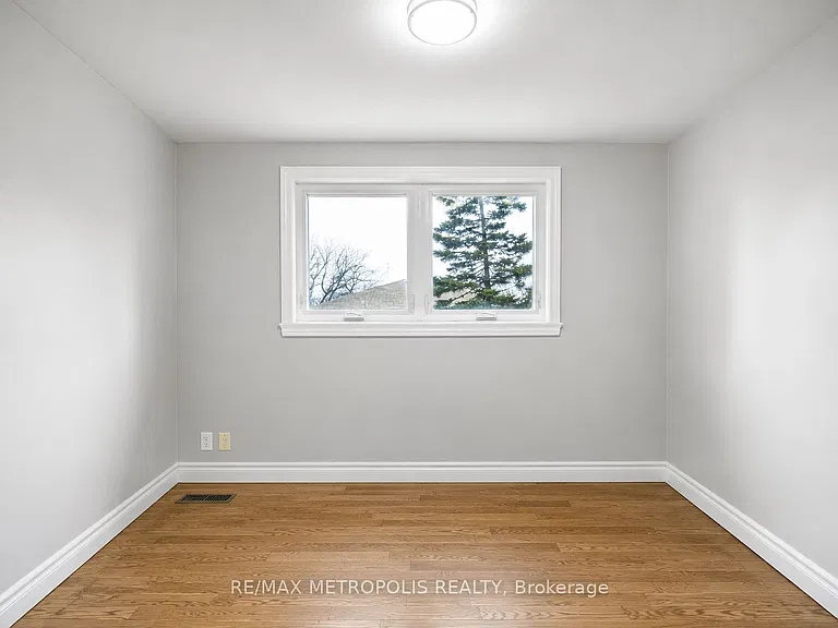 1098 Cedar St — Photo 19