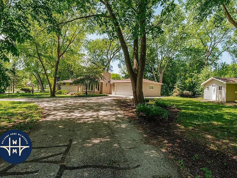 12400 Elmhurst Pkwy — Photo 21