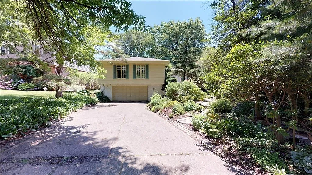 315 S Murtland St photo 1