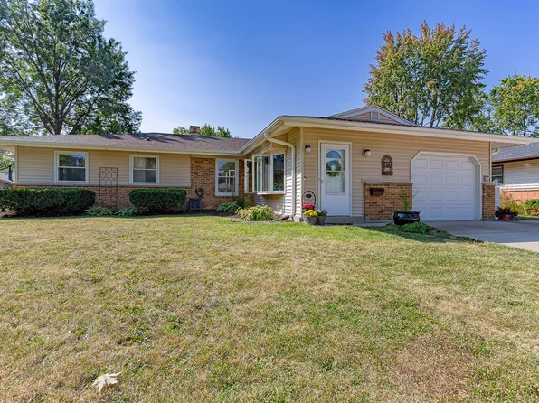 475 Laurel St, Elk Grove Village, IL 60007