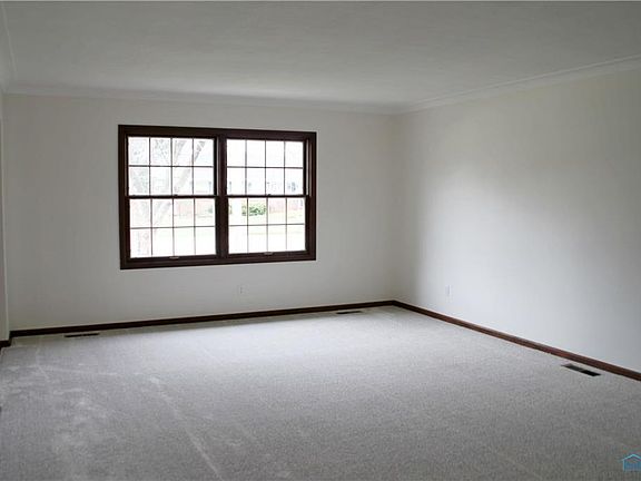 3rd image of 610 Lafayette Blvd