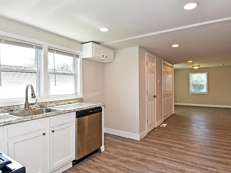 8002 Shelley Dr — Photo 9