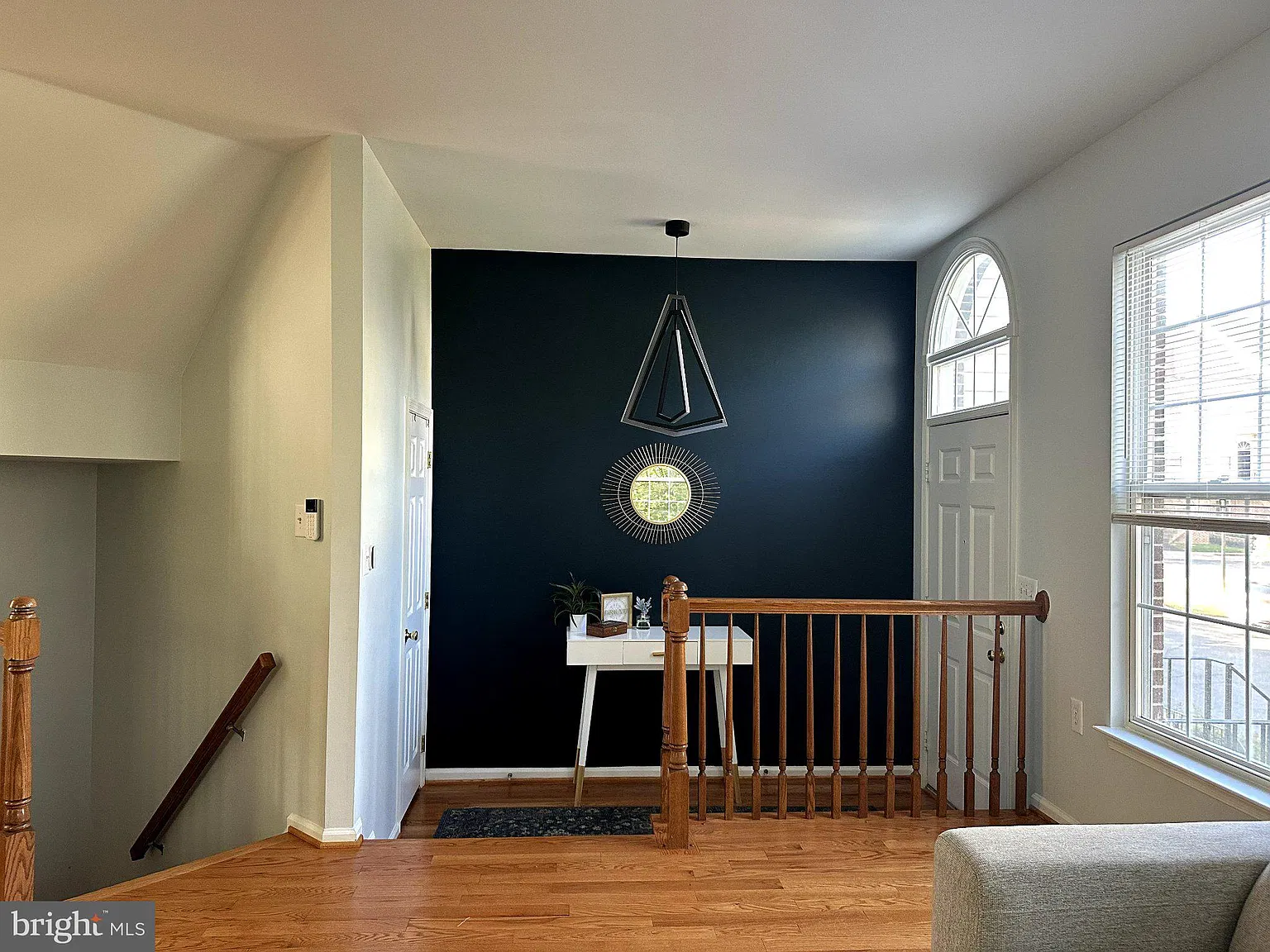3 bed, 4.0 bath, 1976 sqft, $3,450 — Photo 3