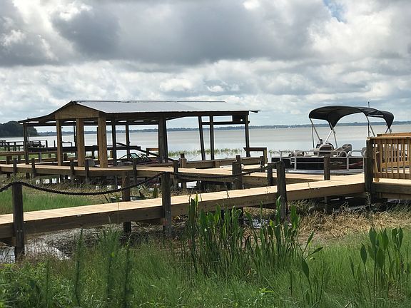 Dock
