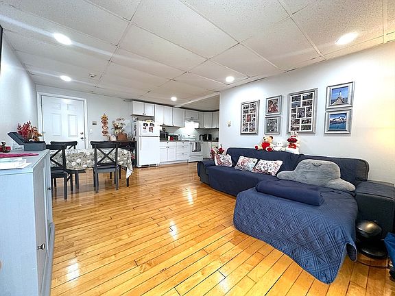 3rd image of 16 Richards Ave APT 204