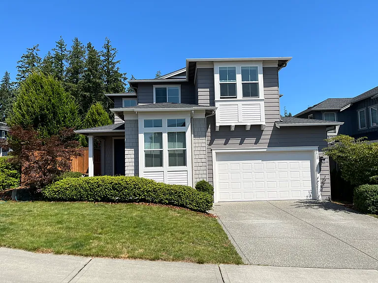 2412 NE Boulderstone Ct — Photo 1