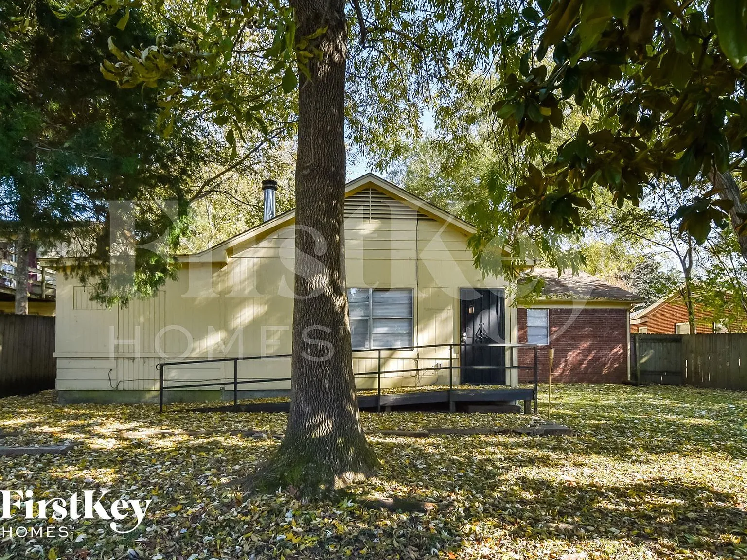 3 bed, 1.5 bath, 1719 sqft, $1,545 — Photo 2