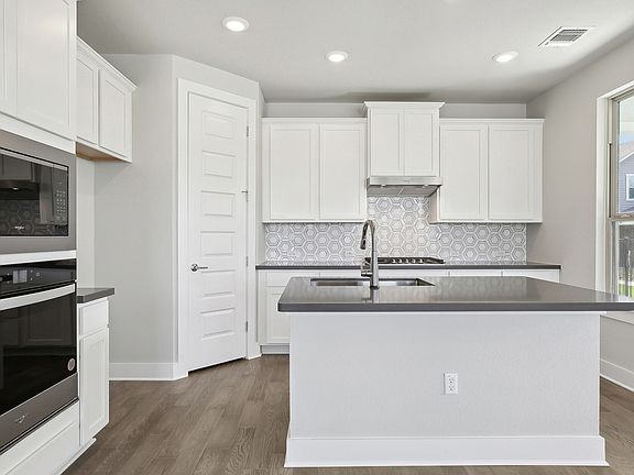 3rd image of 9607 Hamadryas Dr