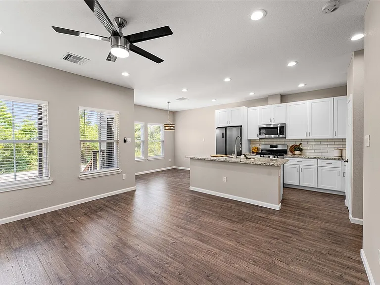 5214 Jezebel St #B — Photo 15