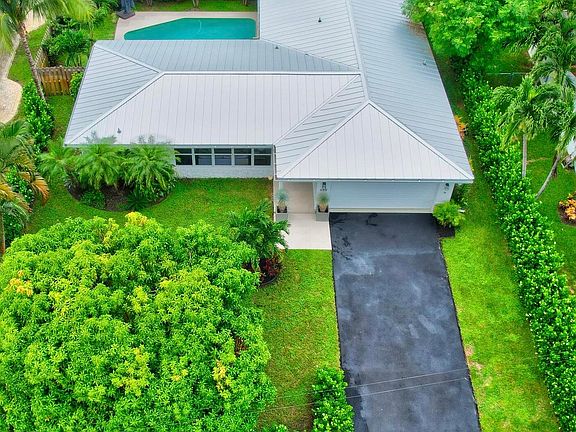 4th image of 688 Heron Drive